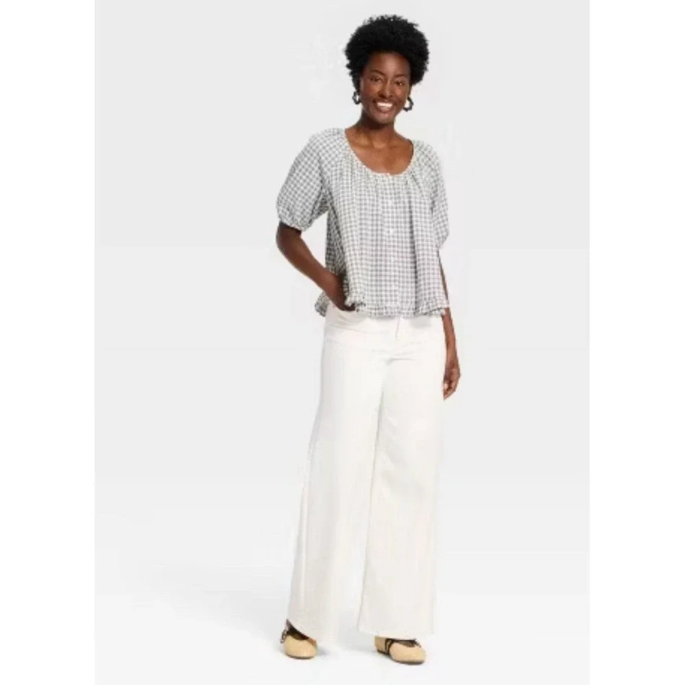 Universal Thread High-Rise Wide Leg White Denim Jeans Size 4